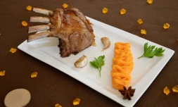Kalou and Cook - Carré d'agneau au sirop la cuite (photo © nde/K&C)