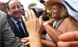 Dimanche 1er avril 2012 - François Hollande, candidat du PS pour la présidentielle, visite la ferme photovoltaïque du Gol à Saint-Louis (Photo www.image-reunion.re)