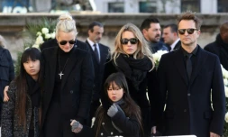 Laeticia Hallyday, Laura Smet, David Hallyday, Jade et Joy lors de l'enterrement du rockeur à l'église de la Madeleine à Paris le 9 décembre 2017