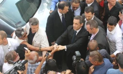 Bain de foule de Nicolas Sarkozy Ă Saint-Pierre le 4 avril 2012