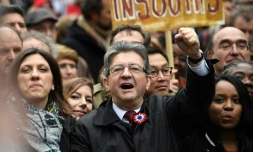Le chef de file de "La France insoumise" Jean-Luc Melenchon lors de la manifestation à Paris pour la 6e République, le 18 mars 2017 à Paris