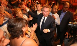 Dimanche 8 avril 2012 - François Bayrou au théâtre de Champ Fleuri à Saint-Denis
