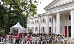 Mardi 10 avril 2012 - Tournée théâtrale pour les collégiens (photo Bruno Bamba, service communication du conseil général)
