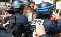 La police disperse des manifestants à Marseille le 25 mai 2016