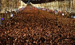 La foule sur les Champs-Elysées, le 31 décembre 2022