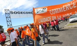 Mardi 24 avril 2012 - Manifestation du secteur automobile devant la concession Sogecore