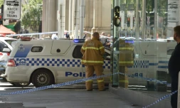Des équipes de secours dans une rue de Melbourne aprÚs qu'une voiture a fauché des piétons, le 20 janvier 2017 en Australie