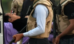 L'ancien président égyptien Hosni Moubarak, le 2 mars 2017, lors de son transport vers l'hôpital militaire du Caire après une audition au tribunal