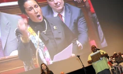 Dimanche 13 mai 2012 - Meeting d'Huguette Bello au Ciné Cambaie, Saint-Paul. Photo (www.image-reunion.re/)