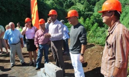 Mardi 15 mai 2012 - Pose de la première pierre du plateau sportif de la Chaloupe Saint-Leu
