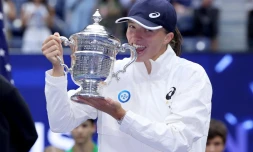 Iga Swiatek après sa victoire en finale de l'US Open le 10 septembre 2022 face à Ons Jabeur: à 21 ans, la Polonaise ajoute à sa collection un troisième titre du Grand Chelem, après ses deux sacres à Roland-Garros en 2020 et en juin cette année