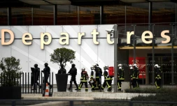 Des pompiers et une équipe du Raid à l'aéroport d'Orly, le 18 mars 2017