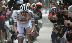 Le Slovène Tadej Pogacar (UAE) lors des Strade Bianche le 8 mars 2025 près de Sienne, Italie.