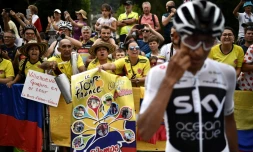 Des spectateurs colombiens au départ de la 13e étape du Tour de France, le 20 juillet au Bourg-d'Oisans dans les Alpes 