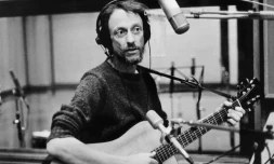 Le chanteur Graeme Allwright décédé le 16 février 2020 à l'âge de 93 ans, photographié en studio le 25 février 1978
