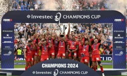 Les Toulousains célÚbrent leur victoire en finale de la Champions Cup contre le Leinster, le 25 mai 2024 à Londres.