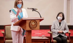 La présidente de la Chambre des représentants américaine Nancy Pelosi (g) et la présidente taïwanaise Tsai Ing-wen, le 3 août 2022 à Taipei