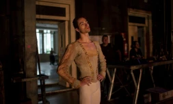 Le danseur brésilien David Motta, ancien soliste du Bolchoï, à l'issue de la répétition générale du "Lac des Cygnes" au Théâtre municipal de Rio de Janeiro, le 12 mai 2022