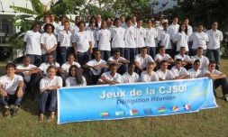 Dimanche 24 juin 2012 - Présentation de la délégation réunionnaise aux jeux de la Commission de la jeunesse et des sports de l'océan Indien (photo D.R)