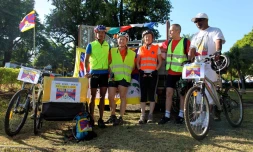 Vendredi 20 juillet 2012 - Tour de l'île à vélo en soutien à la cause tibétaine (Photo D.R.)
