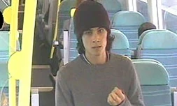 Ahmed Hassan, un demandeur d'asile irakien auteur d'un attentat à Londres, sur une image de télésurveillance prise le 15 septembre 2017 fournie le 16 mars 2018 par la police londonienne