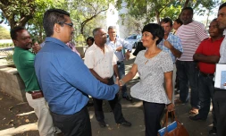 Saint-Denis - Samedi 4 août 2012 - Rencontre entre Ericka Bareigts, députée de Saint-Denis, et une délégation de chefs d'entreprises en difficulté