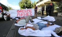 Jeudi 16 août 2012 - Saint-Denis - Manifestation des salariés du groupe immobilier Arhès devant la SIDR