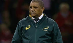 Le sélectionneur de l'Afrique du Sud de rugby Allister Coetzee lors de l'échauffement avant le test-match face aux Gallois, le 2 décembre 2017 à Cardiff