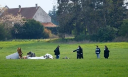 Débris d'un appareil Robin DR400 qui s'est abîmé dans un champ à Saint-Pathus, en Seine-et-Marne, le 18 avril 2021