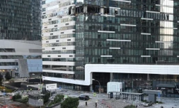 Vue d'un immeuble de bureaux endommagé du Centre d'affaires international de Moscou (Moskva City à la suite d'une attaque de drones le 30 juillet 2023