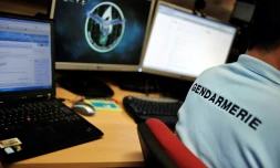 Tchater avec un gendarme sur Facebook ? C'est désormais possible grâce à la brigade numérique (BNum) de la gendarmerie nationale, chargée de renforcer le contact avec une population de plus en plus connectée
