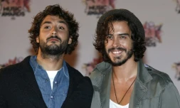 Le duo des Frero Delavega, Jérémy Frerot (à gauche) et Florian Delavega au Palais des Festivals de Cannes le 7 novembre 2015