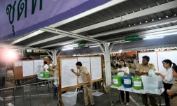 Décompte des bulletins de vote aux législatives, le 24 mars 2019 à Bangkok, en Thaïlande
