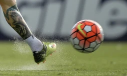 Une chaussure de Lionel Messi en action lors d'un entraînement, le 21 mars à Ezeiza (Argentine)