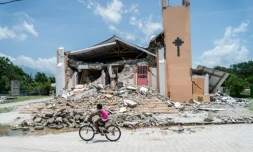 Une église détruite par le séisme à Chardonnières, en Haïti, le 18 août 2021