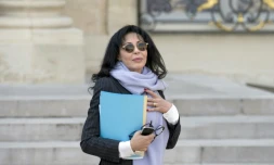 L'ancienne ministre de la Francophonie Yamina Benguigui quitte l'Elysée, le 26 mars 2015 à Paris