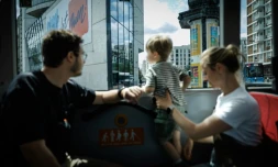 Passagers à bord de la ligne de bus 85 de la RATP à Paris, le 31 juillet 2026