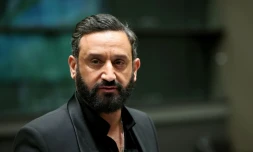 A trois mois de la fin programmée de sa fréquence, C8, la chaîne de l'animateur controversé Cyril Hanouna, monte au front devant la justice pour contester la décision du régulateur de l'audiovisuel
