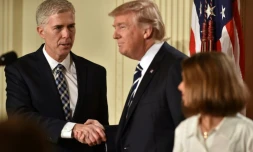 Judge Neil Gorsuch et  Donald Trump le 31 janvier 2017 à la Maison Blanche à Washington 