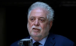 Le ministre de la santé argentin Ginés Gonzà lez Garcia le 10 décembre 2020 lors d'une allocution au Parlement