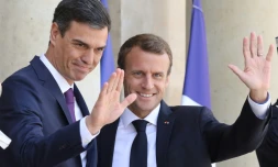 Emmanuel Macron accueille le Premier ministre espagnol Pedro Sanchez à l'Elysée le 23 juin