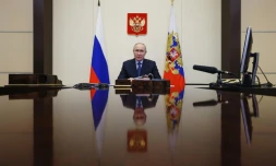 Le président russe Vladimir Poutine dirige une réunion à Moscou, le 11 avril 2023