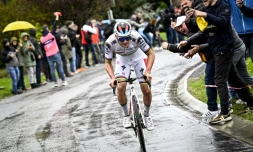 Le coureur belge Remco Evenepoel à l'attaque dans le final de Liège-Bastogne-Liège, le 23 avril 2023