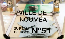 Urne dans un bureau de vote à Nouméa, le 4 octobre 2020