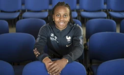 L'attaquante Emelyne Laurent aprĂšs un entraĂźnement lors du rassemblement des Bleues Ă Perros-Guirec, le 9 mai 2019