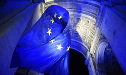   Le pavoisement aux seules couleurs européennes est-il proscrit en droit français ?