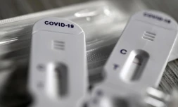   Attention à ces nouvelles vidéos prétendant montrer des autotests Covid "positifs à l'eau du robinet"