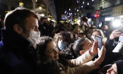   Campagne présidentielle : Emmanuel Macron, quasi candidat, "triche-t-il avec les règles juridiques"?