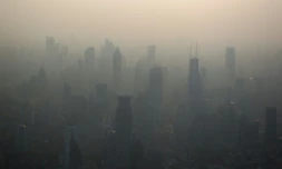 Nuage de Pollution sur la ville de Shanghai en Chine, le 28 mars 2016