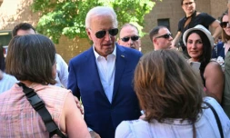 Le président américain Joe Biden avec des partisans le 7 juillet 2024 à Harrisburg (Pennsylvanie, est).